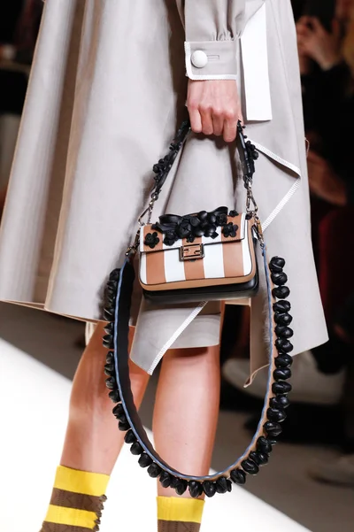 Look 24